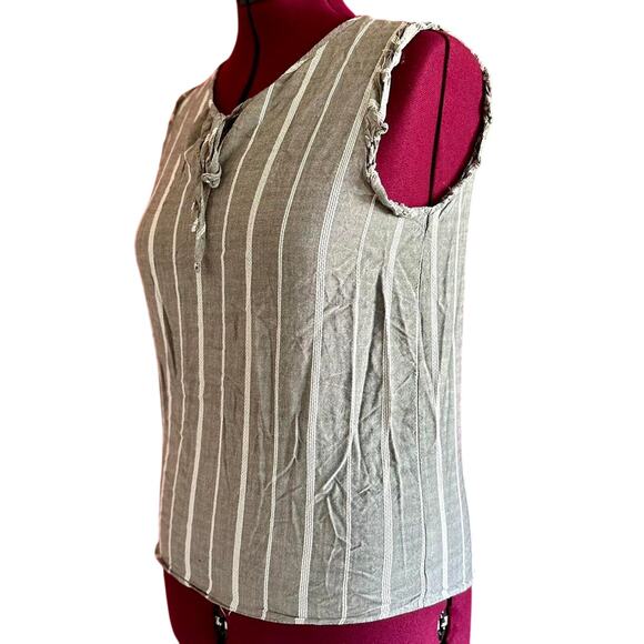 Womens Top Size XL Grey Tank Ruffle Detail Striped Office Siren Business Casual - Picture 5 of 8